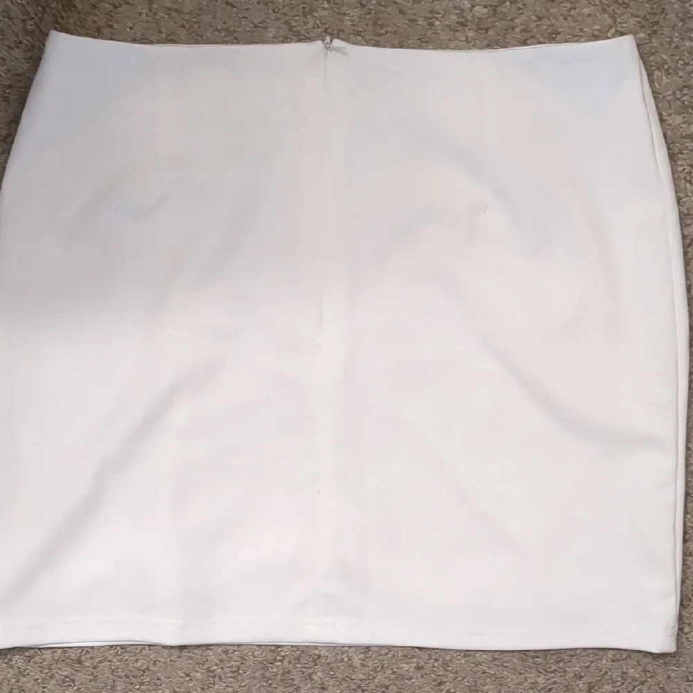 Amazon White Pencil Mini Skirt with Slit - Picture 3 of 6